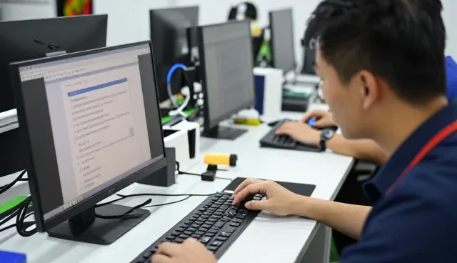 高峰期运行中的公众号开发服务应用趋势分析